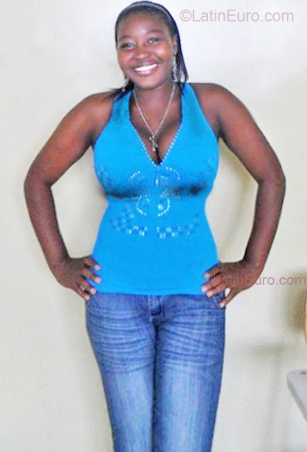 Date this hot Colombia girl Patricia from Medelln CO8003