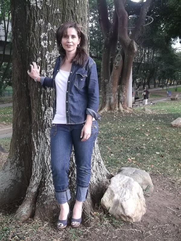 Date this hard body Colombia girl Enciendeunaluz from Medellin CO8030