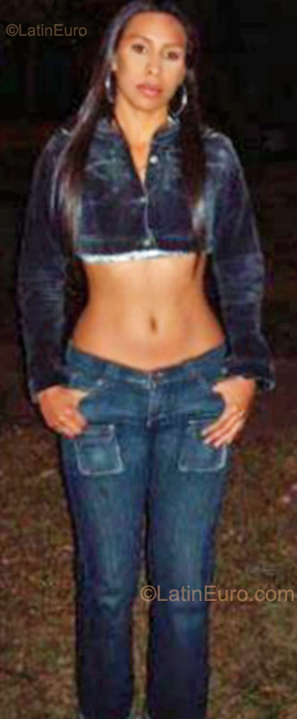 Date this stunning Colombia girl Dicat from Popayan CO8110