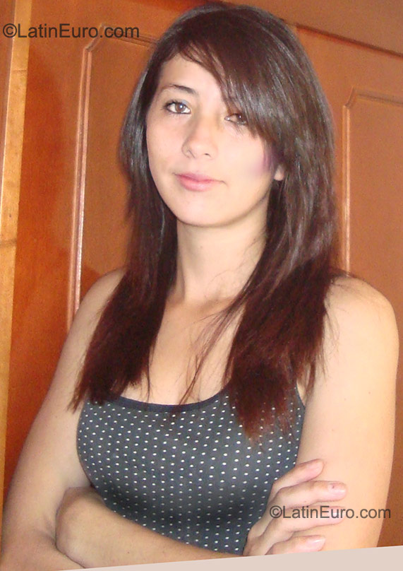 Date this young Colombia girl Paula from Bogota CO8139