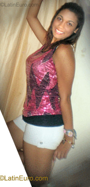 Date this exotic Colombia girl Rossy from Barranquilla CO8143