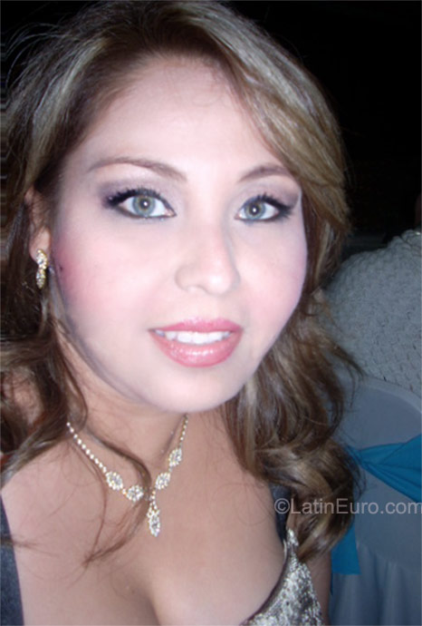 Date this nice looking Mexico girl Aracely from Los Mochis MX436
