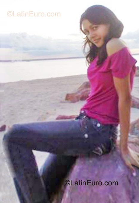 Date this exotic Brazil girl Kamyla from Manaus BR6638