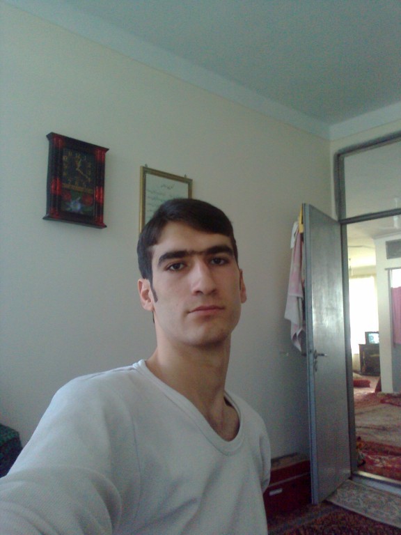 Date this young Iran (Islamic Republic of) man Morteza from Miyaneh IR19