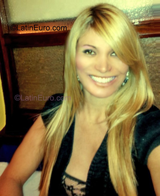 Date this foxy Spain girl Ana from Oviedo ES208