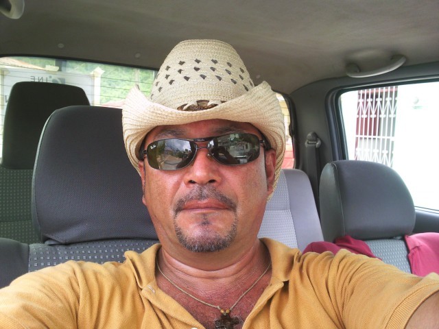 Date this stunning Honduras man RamÃ³n from Tegucigalpa HN433