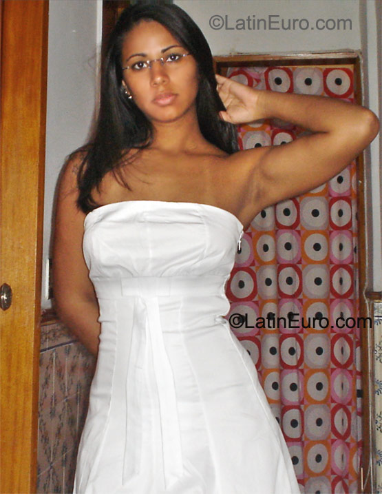 Date this stunning Brazil girl Greyce from Paulista BR6083