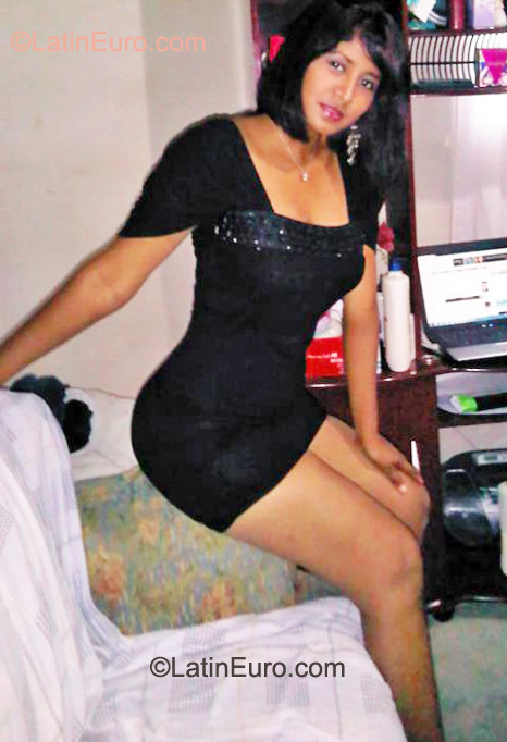 Date this sensual Honduras girl Jossy from La Lima,cortes HN440