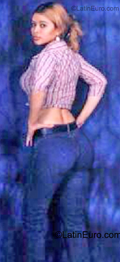Date this athletic Honduras girl Esmeralda from San Pedro Sula HN441
