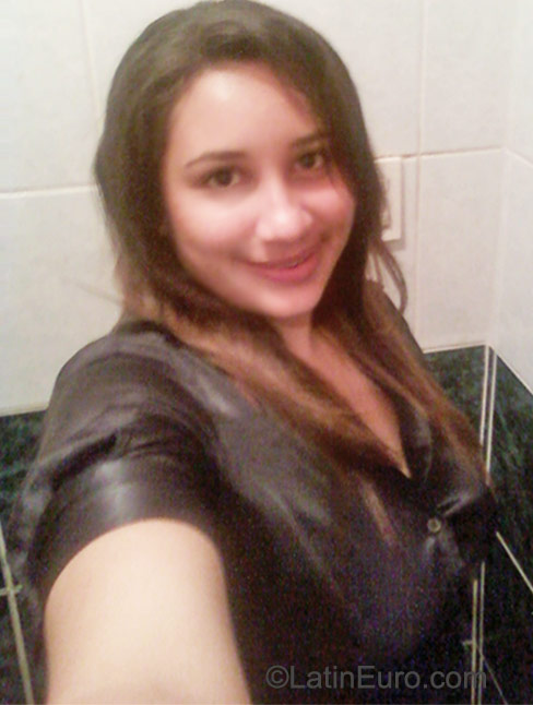 Date this beautiful Honduras girl Genesis from El Progreso HN442