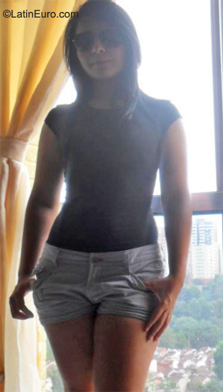 Date this georgeous Colombia girl Estefania from Medellin CO8251