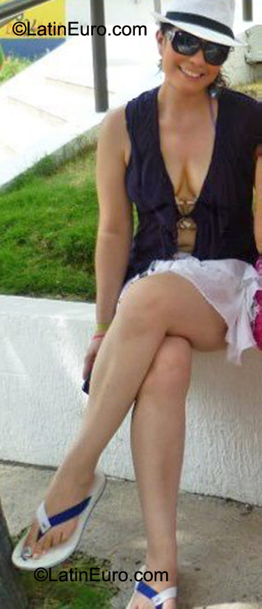 Date this beautiful Colombia girl Diana from Bucaramanga CO8346