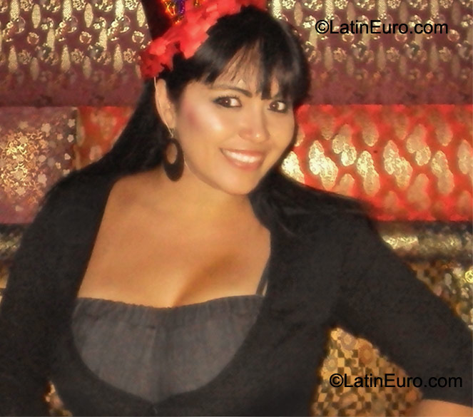 Date this nice looking Mexico girl Mabel from Metepec MX460
