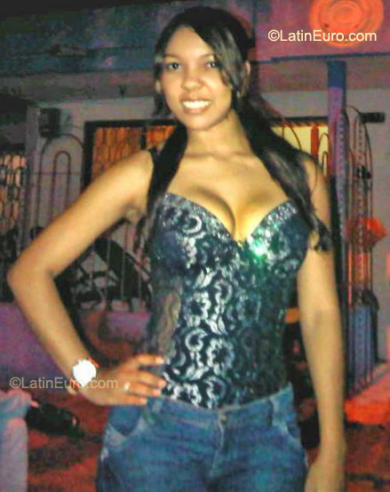 Date this passionate Colombia girl Sabrina from Barranquilla CO8293