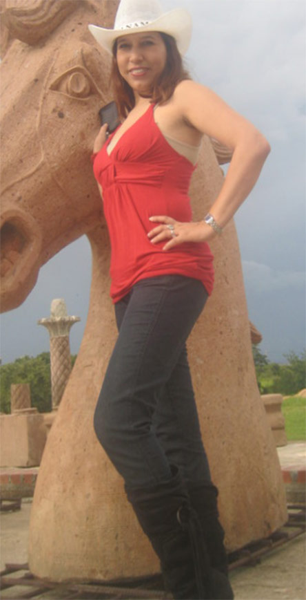 Date this foxy Panama girl Iliana from Panama PA181