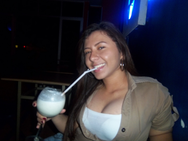 Date this happy Colombia girl Pao from Armenia CO8462
