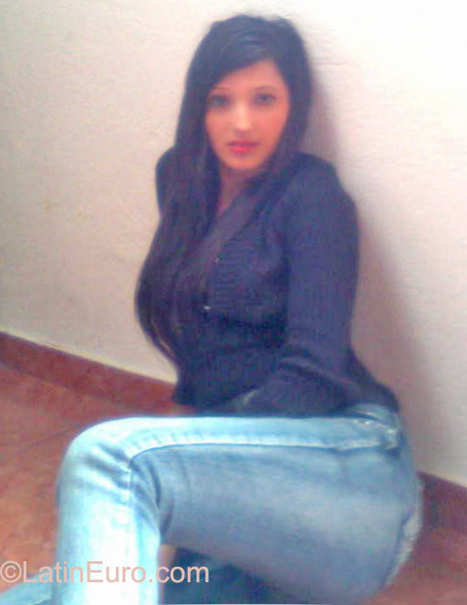 Date this athletic Costa Rica girl Brujisexy from Costa Rica CR140