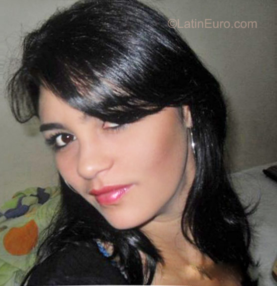 Date this delightful Colombia girl Yessica from Medellin CO8502