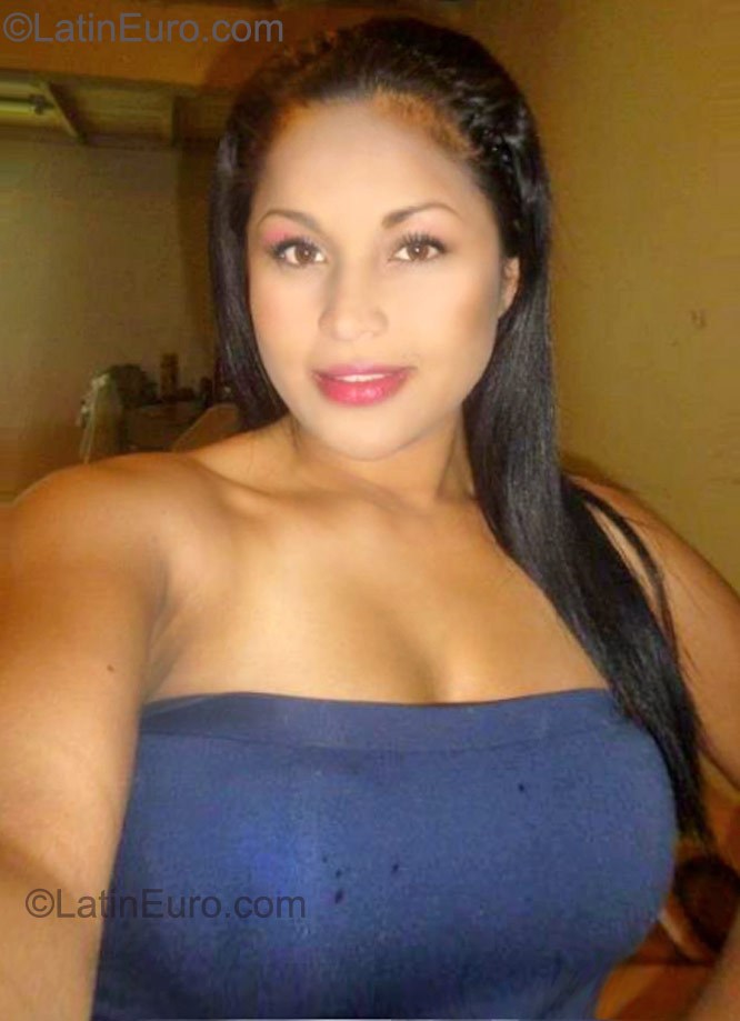 Date this funny Colombia girl Luna from Bogota CO8527