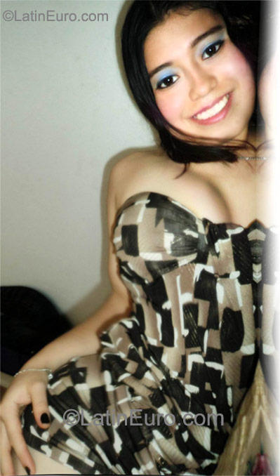 Date this cute Colombia girl Alejandra from Cali CO8532