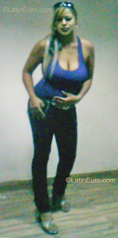 Date this attractive Mexico girl Angelyn from Guadalajara MX512