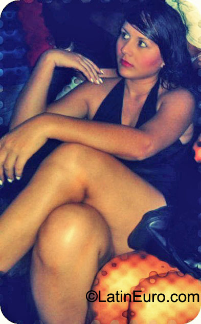 Date this hot Colombia girl Mayerling from Armenia CO8615