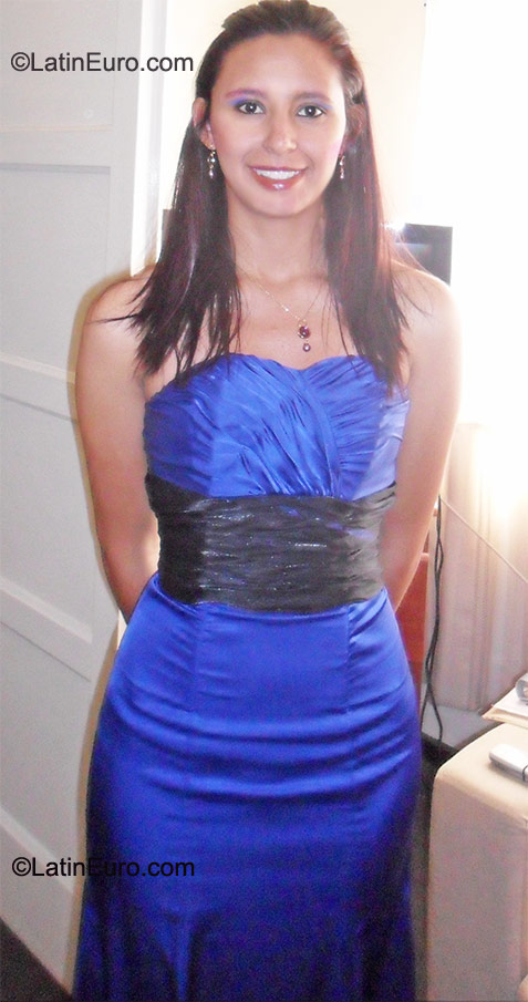 Date this attractive Colombia girl MaraCCamila from Bogota CO8636