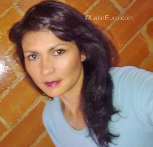 Date this charming Colombia girl Soraya from Bogota CO8637