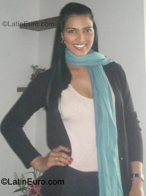 Date this exotic Colombia girl Lina from Cali CO8697