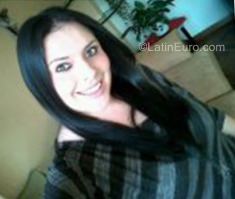 Date this delightful Colombia girl Ingrid from Bogota CO8714