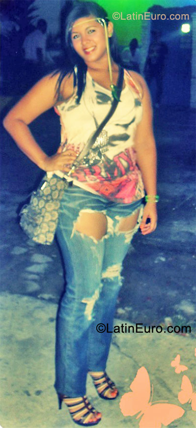 Date this foxy Colombia girl Muneca from Barranquilla CO8895