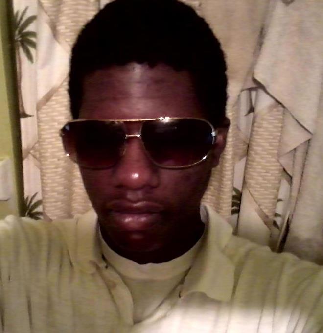 Date this pretty Dominican Republic man VJezzy from Meridian DO9949