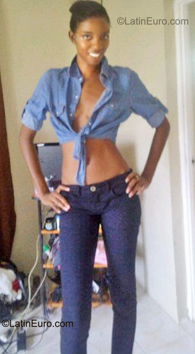 Date this georgeous Jamaica girl Shinel from Negril JM393