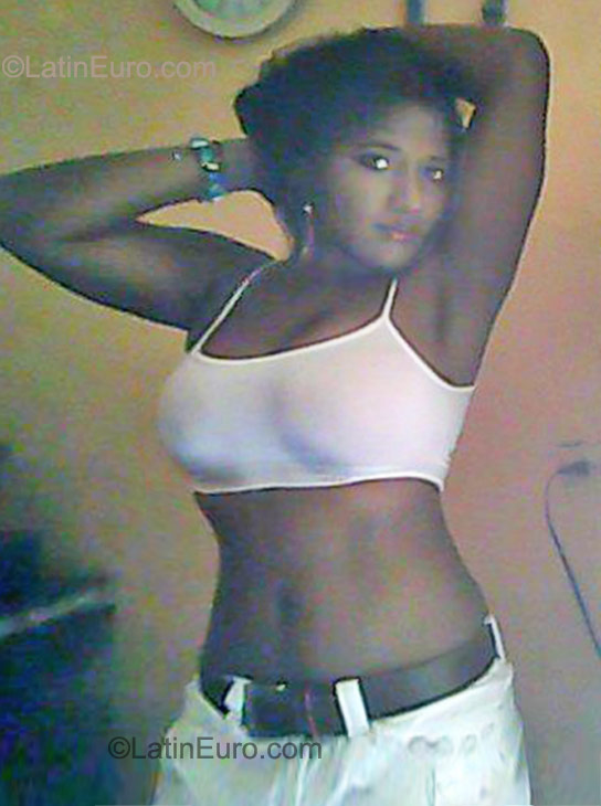 Date this sensual Colombia girl Ingrid from Cartagena CO8774