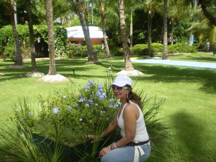 Date this delightful United States girl Mayra from Columbus US11923