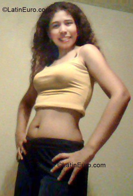 Date this charming Colombia girl Maly from Cali CO8800