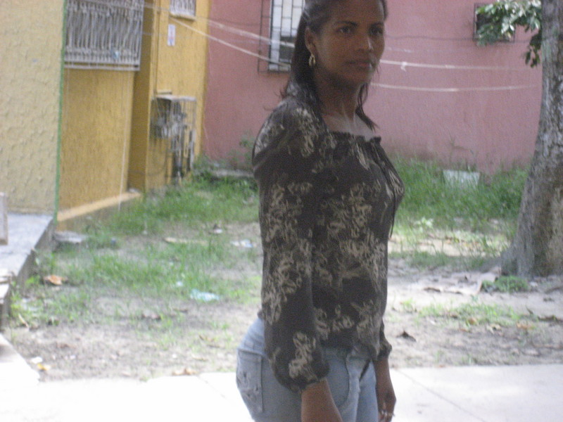 Date this nice looking Colombia girl Amira from Barranquilla CO8829