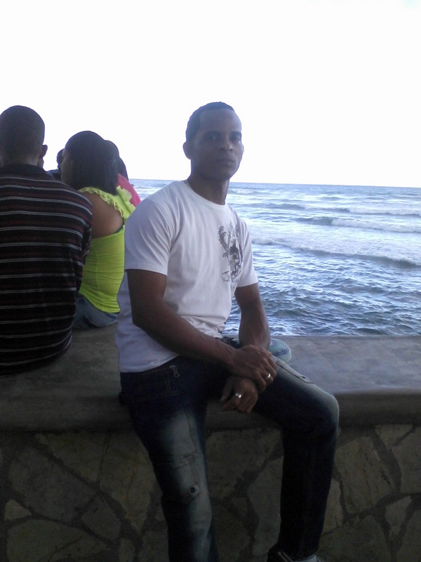 Date this foxy Dominican Republic man Antionio from Santo Domingo DO10016
