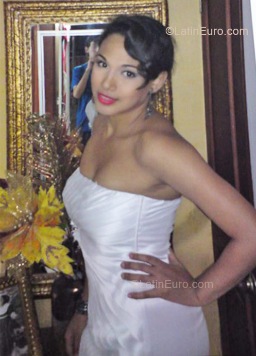 Date this gorgeous Colombia girl Didy from Barranquilla CO8847