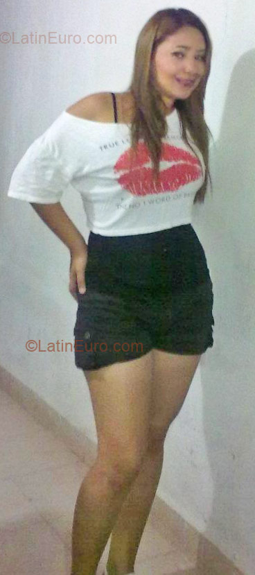 Date this gorgeous Colombia girl Anniita from Cartagena CO8858