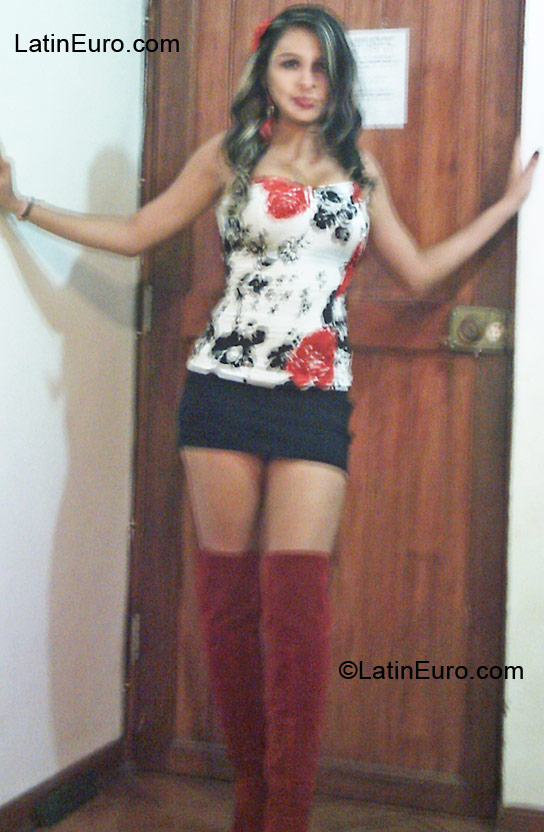 Date this athletic Colombia girl Katherine from Cali CO8877
