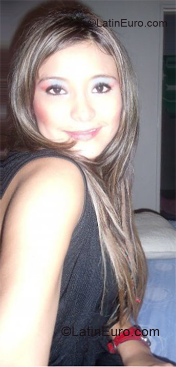Date this voluptuous Colombia girl Andrea Julieth from Medellin CO8897