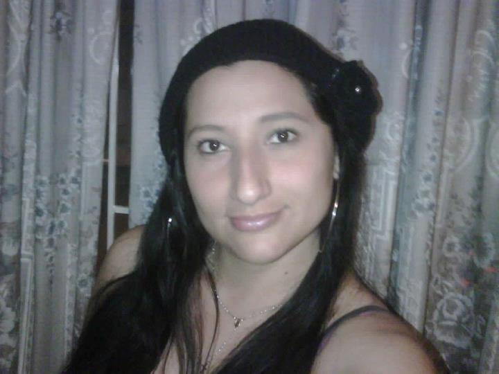 Date this attractive Colombia girl Leidy from Bogota CO8902