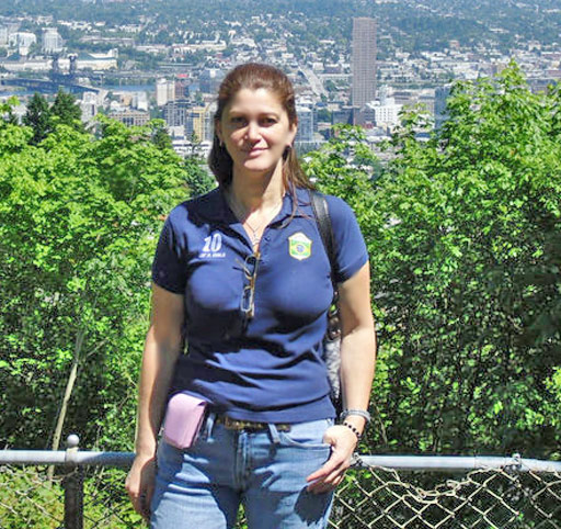 Date this sultry Angola girl Lu from Sao Paulo BR6245