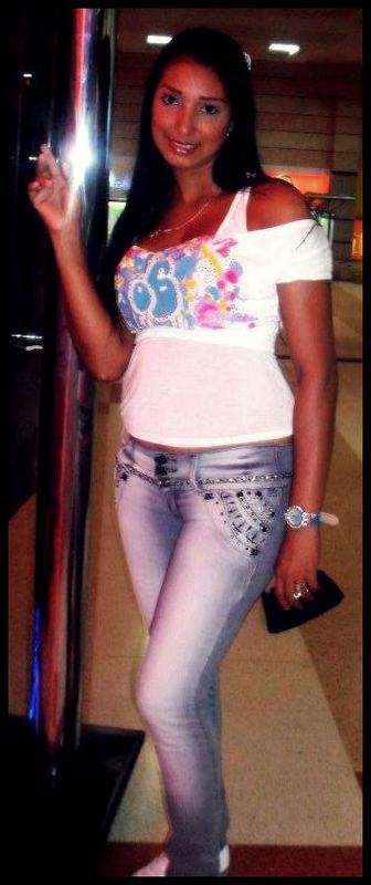 Date this sultry Colombia girl Shiremary from Barranquilla CO8926