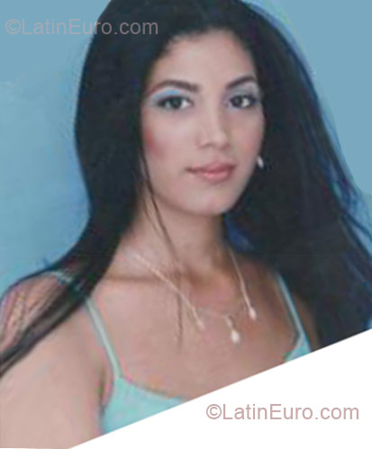 Date this beautiful Colombia girl Yohana from Cartagena CO8929