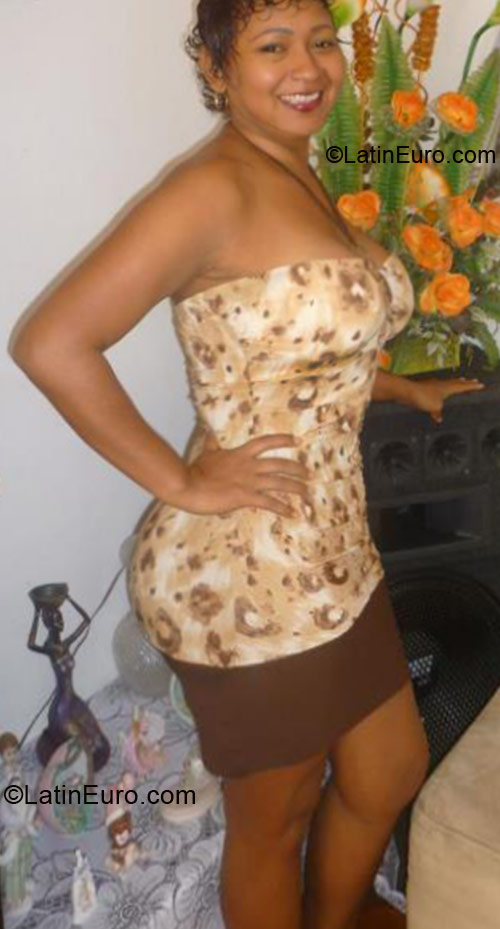 Date this good-looking Colombia girl Jenny from Cali CO8965