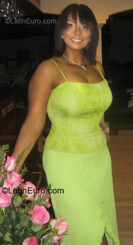 Date this athletic Colombia girl Deicy patricia from Cali CO8985