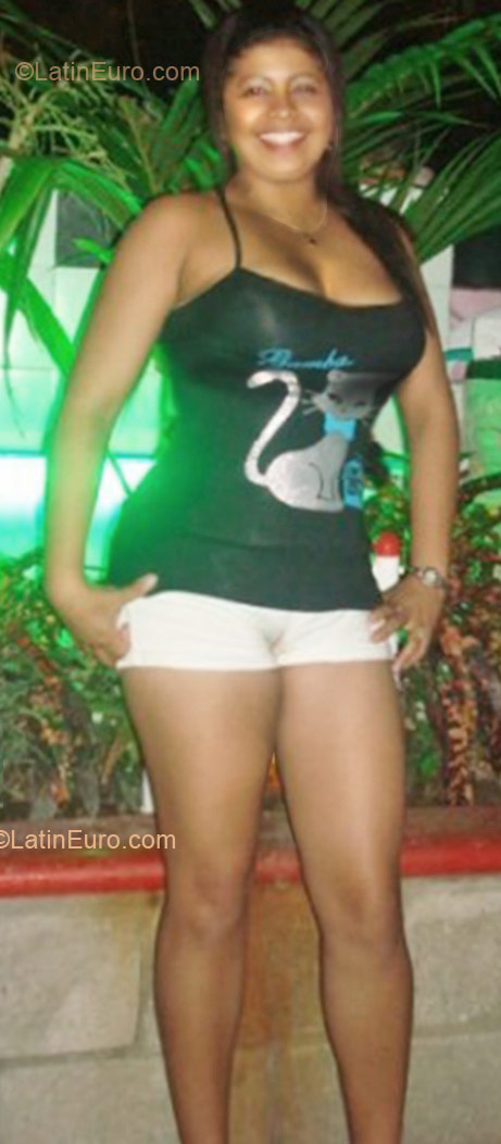 Date this pretty Colombia girl Angelica from Barranquilla CO8995