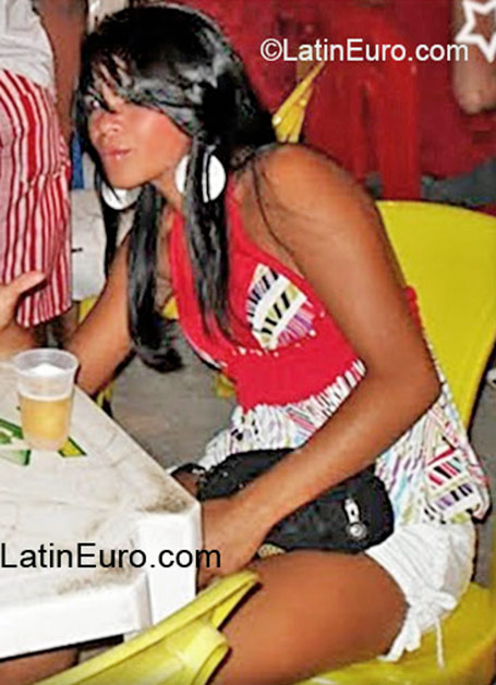 Date this good-looking Brazil girl Cida from Brasilia BR6263